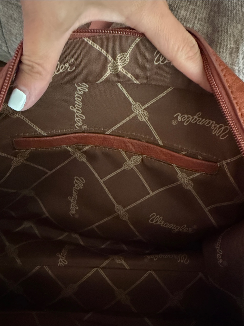 Wrangler Brown Leather Tote with Turquoise Concho Accents - Picture 3 of 5